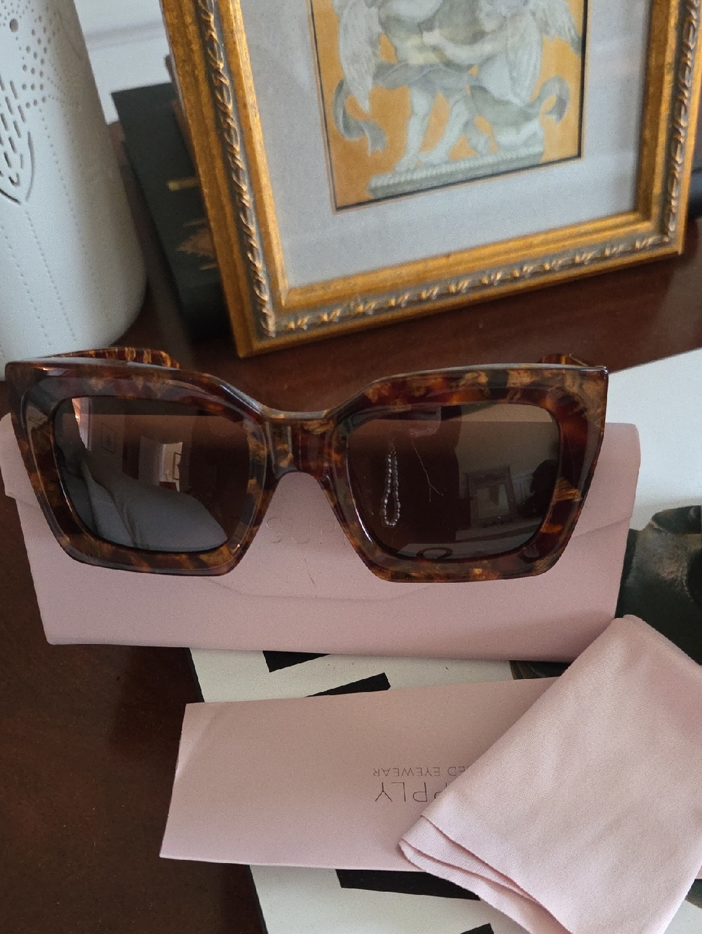 Tortoiseshell Square Women's Sunglasses with Brown Lenses So Chic Never Worn